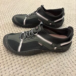 Women's Grey and Pink Slip On Water Hiking Shoes 10